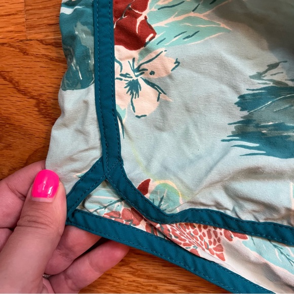 Patagonia island floral print board shorts size 30 - Picture 3 of 6